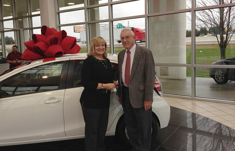 Jefferson City, TN Resident Wins Toyota Prius in Food City/Toyota Knoxville Sweepstakes