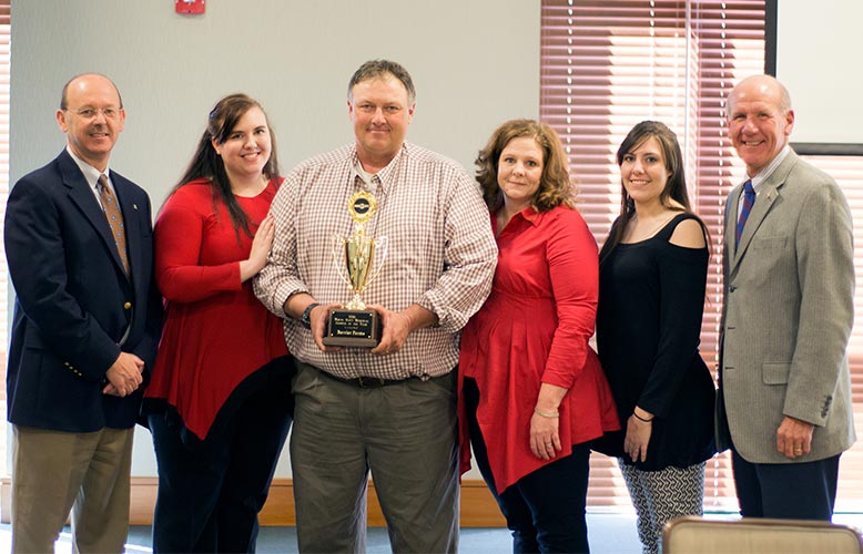 Berrier Farms of Cana, VA Receives Wayne Scott Memorial Grower of the Year Award