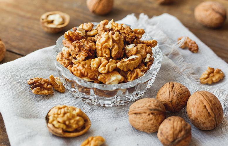 Wellness Club — Celebrating National Family Meals Month with Walnuts