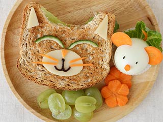 Make your kids transition back to school easy and healthy with these fun ideas for back to school lunch and quick weeknight meals from your local Food City grocery.