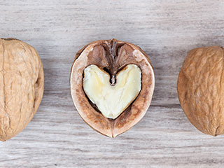 Walnuts are a heart healthy nut that are a delicious and nutritious addition to any diet! Find a variety of fresh and healthy items at a Food City grocery store near you.