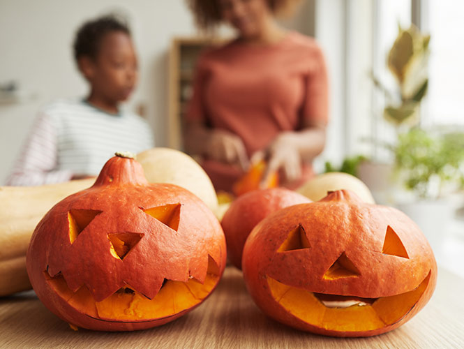 How to choose the best pumpkin for carving this halloween from your local Food City grocery store!