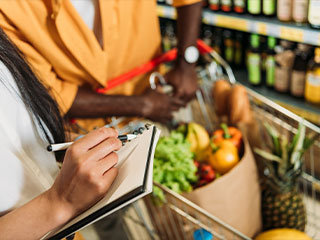 Staying stocked with convenient choices to support health goals can help combat resolution fizzle. Try a few dietitian tips for reaching your wellness goals shopping at Food City.