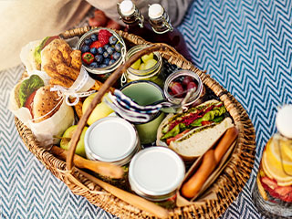 Try these tips forbalancing your picnic from the Food City Wellness team.