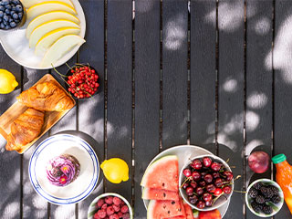 The Food City® Wellness team gives us some helpful tips for easy summer meals and snacks.